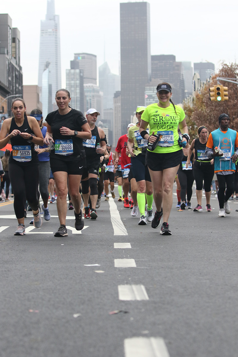 Colleen from Team GROW Healthy Kids running in the NYC Marathon